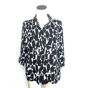 N Touch Button Down Shirt Blouse Size Medium Petite Black Geometric Roll Tab MP